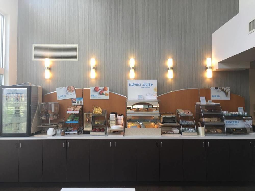 安多弗东54威奇托智选假日套房酒店 Andover 外观 照片